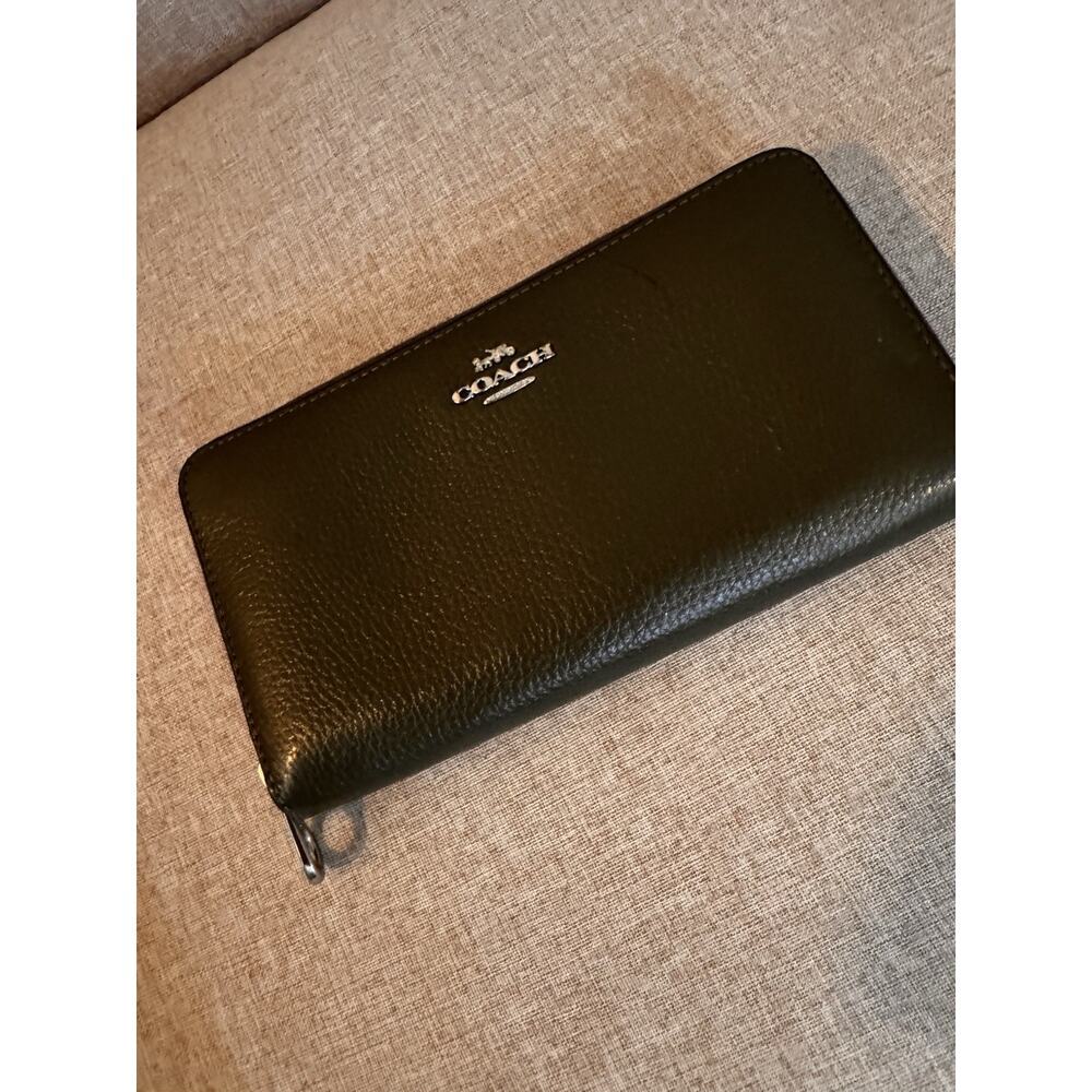 Coach C4451 Pebbled Leather Long Zip Around Wallet Clutch Forrest Green - Picture 6 of 13